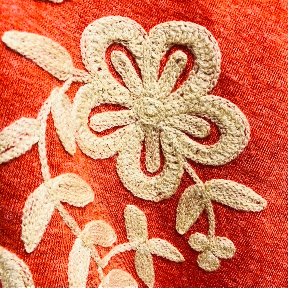 Young Threads, M, Embroidered, Waterfall Shawl - Picture 4 of 5